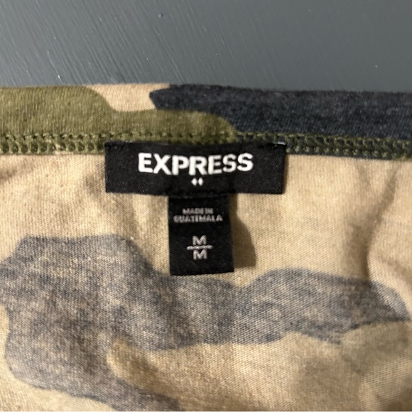 EXPRESS Camo Tank - Picture 4 of 4